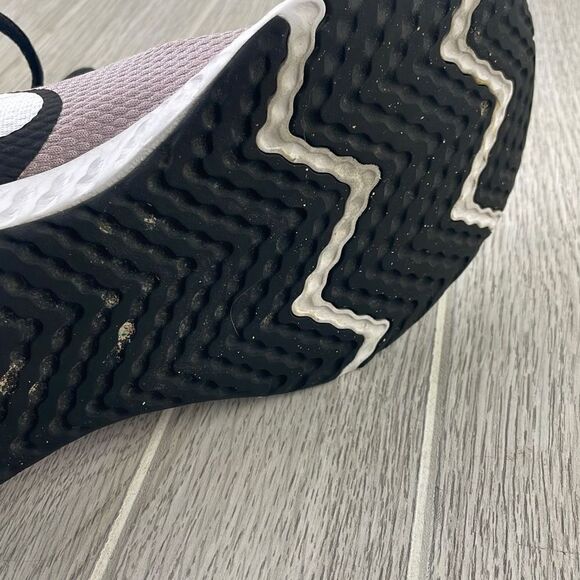 Nike Women's Revolution 5 Iced Marathon Running Shoes Pink & Maroon. Size 9.5 - Picture 7 of 9